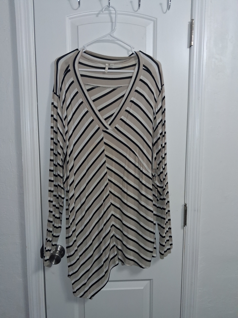 Striped V-Neck Long Sleeve Top - Cream & Black